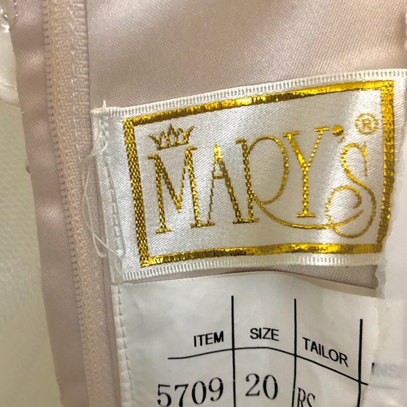 Plus Size Wedding Gown w Matching Purse & Train - Picture 2 of 9